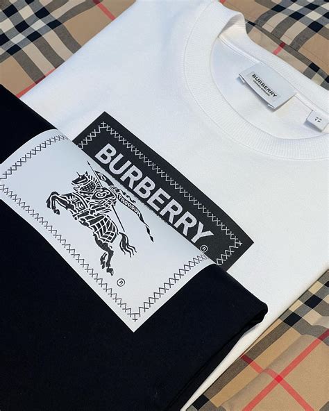 burberry sjaal pq beetroot prorsum|Burberry prorsum labels.